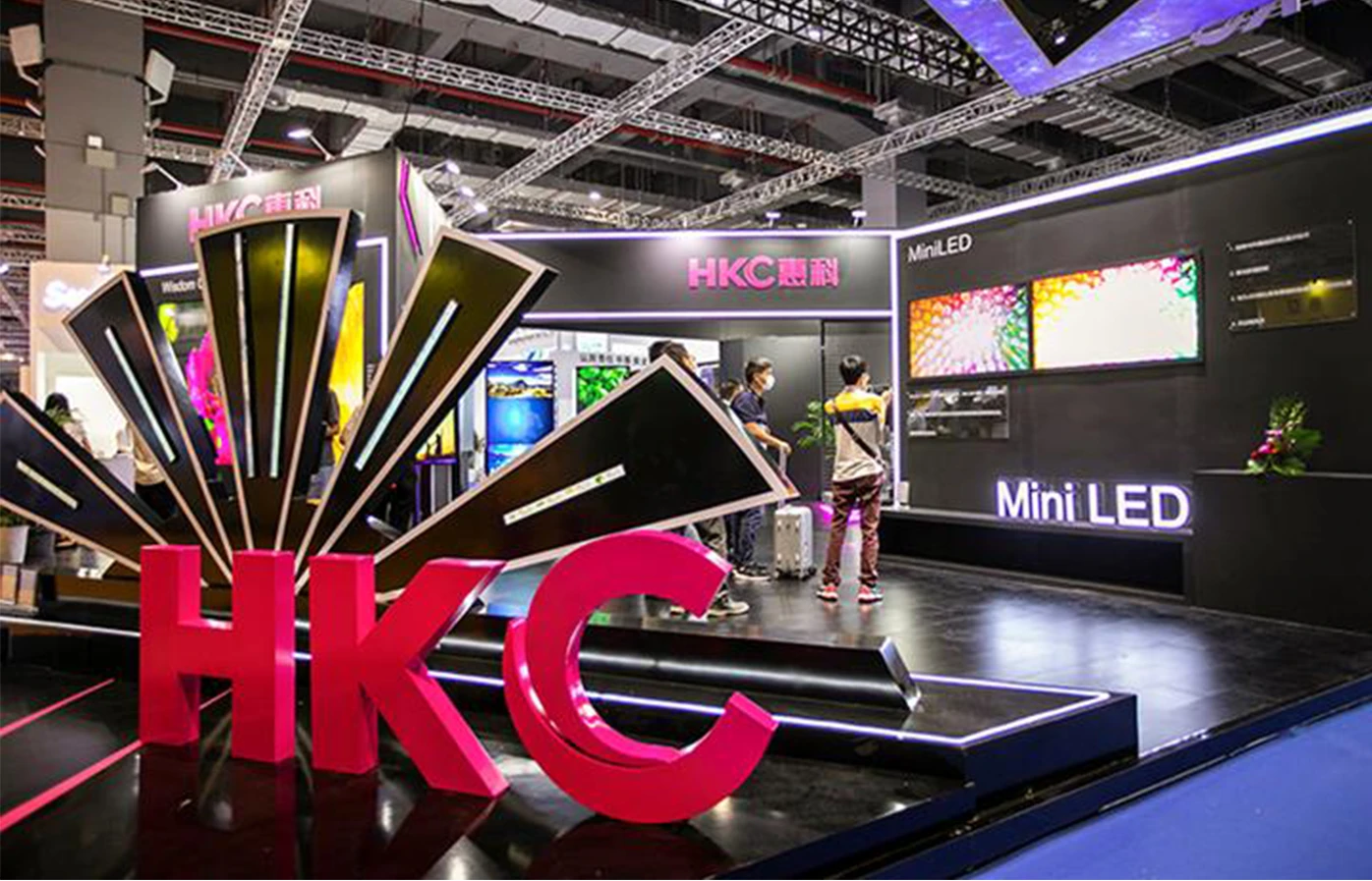 چرا مانیتورهای HKC ارزش خرید بالایی دارند؟ 