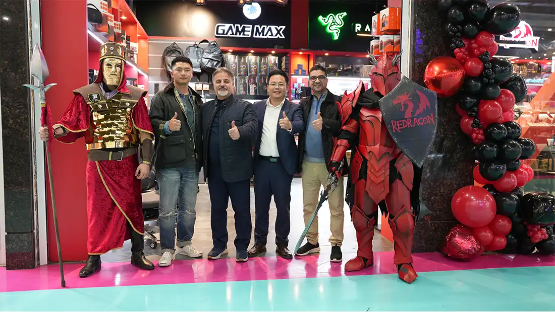 ورود تیم Redragon به ایران !